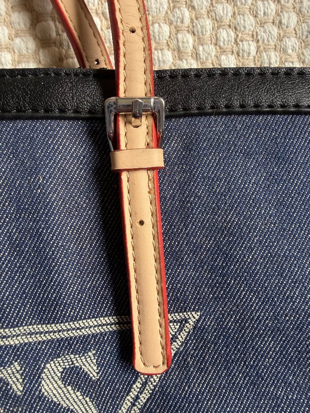 GUESS | Denim Y2K Logo Large Shoulder Tote Bag - Picture 7 of 15